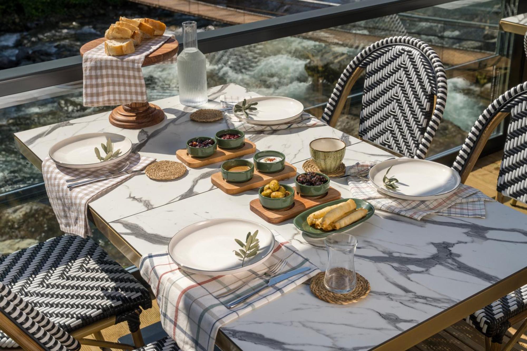 Elwood Hotel Rize Eksteriør bilde